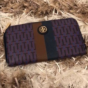 Tory Burch Roslyn Zip Continental Wallet